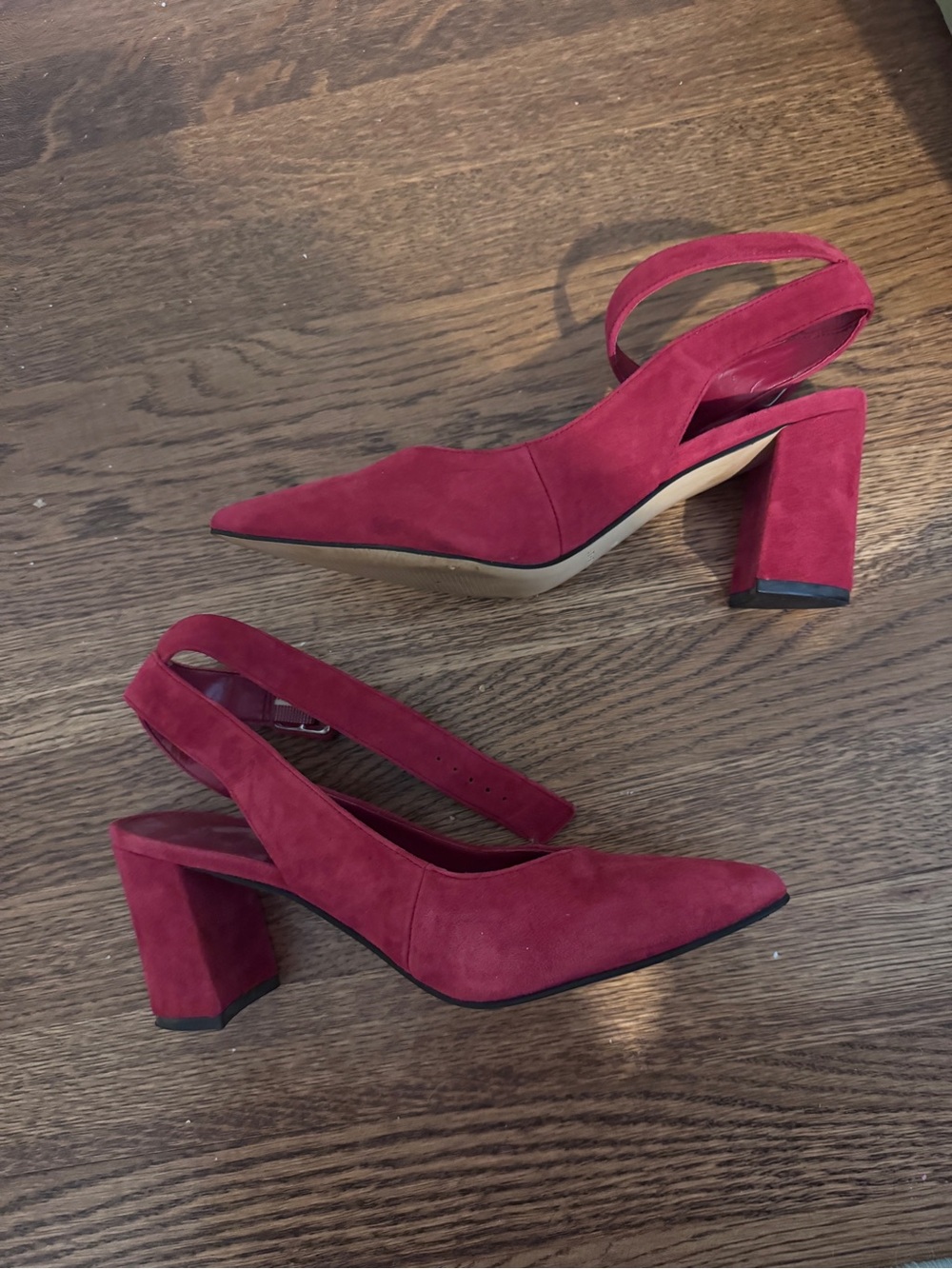 Women’s Marc Fisher Red Suede Pointed-Toe Slingback Heels
